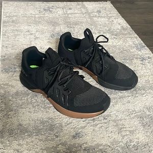 Inov-8 mens sneakers